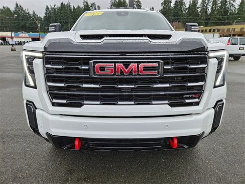 Used 2024 GMC Sierra 3500 AT4 w/ AT4 Preferred Package image 8