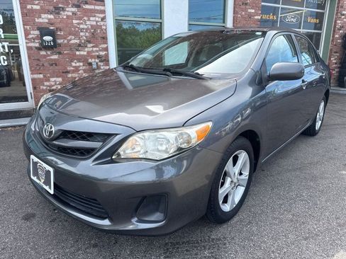 Used 2012 Toyota Corolla LE FWD image 1