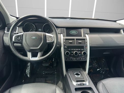 Used 2018 Land Rover Discovery Sport HSE image 16