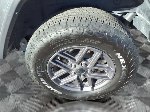 Used 2025 Jeep Wrangler Sport S image 19