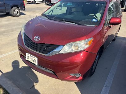 Used 2014 Toyota Sienna LE