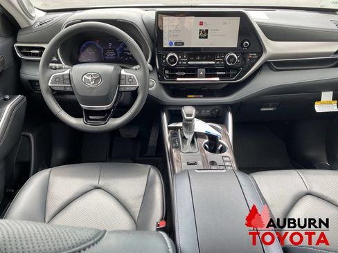 New 2026 Toyota Highlander Limited AWD/4WD image 31