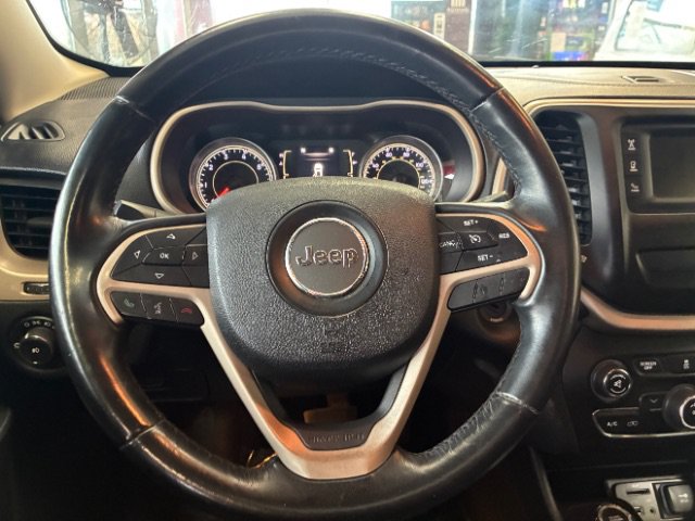 Used 2015 Jeep Cherokee Latitude AWD/4WD image 20