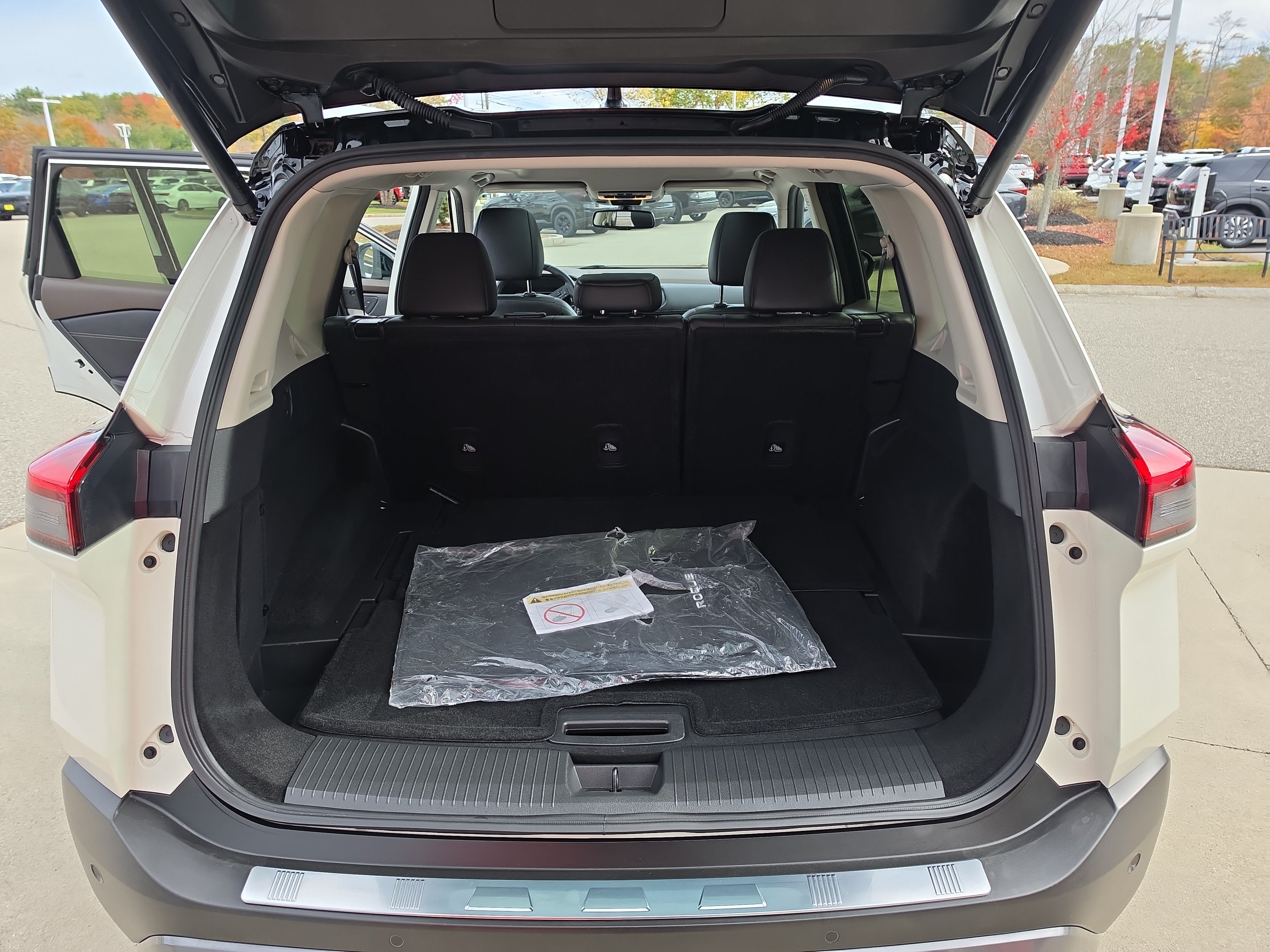 Certified 2023 Nissan Rogue SL AWD/4WD image 17