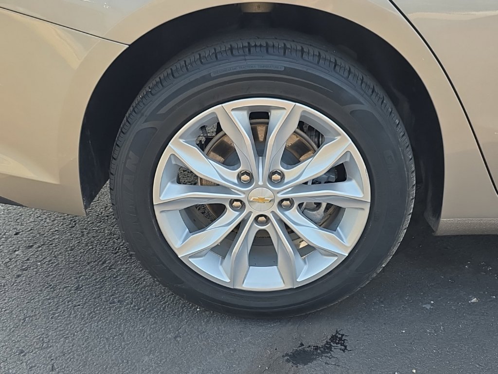 Used 2024 Chevrolet Malibu LT FWD image 17