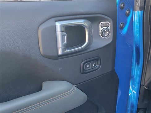 Used 2024 Jeep Gladiator Mojave image 11