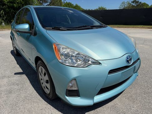 Used 2014 Toyota Prius C One FWD image 7