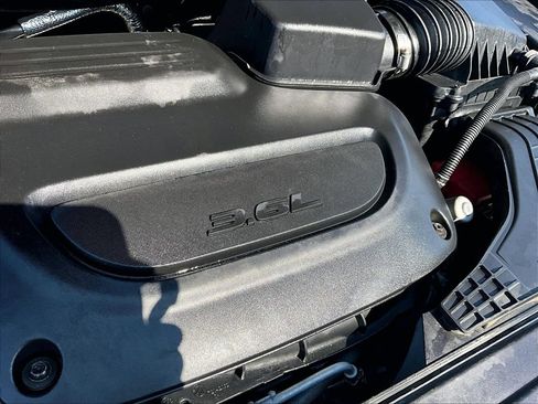 Used 2024 Chrysler Pacifica Touring-L FWD image 36