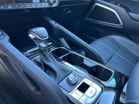 Used 2022 Kia Telluride EX w/ EX Premium Package image 13