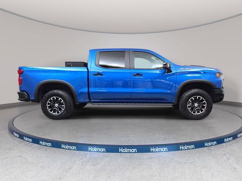 Used 2022 Chevrolet Silverado 1500 ZR2 w/ Technology Package AWD/4WD image 4