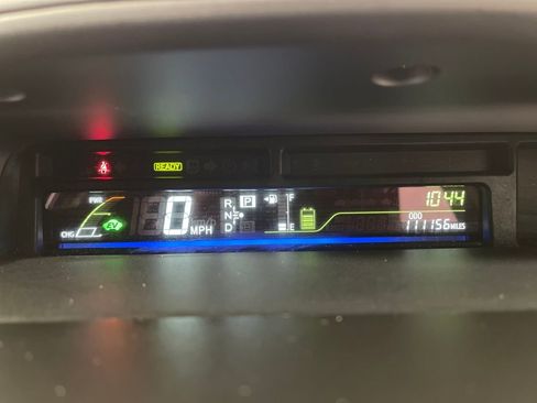 Used 2014 Toyota Prius V Two image 21