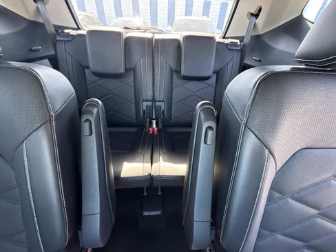 Used 2024 Volkswagen Atlas SE image 16