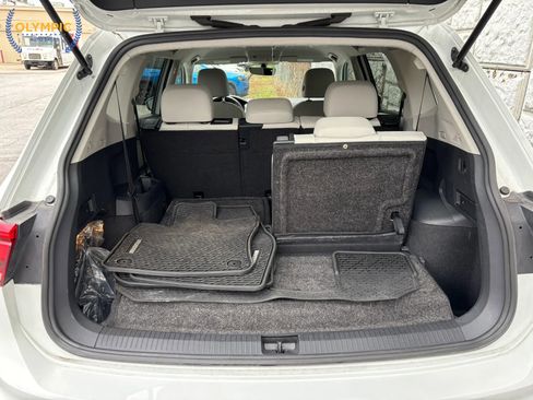 Used 2021 Volkswagen Tiguan SE image 45