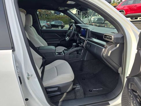 Certified 2025 Toyota 4Runner SR5 image 11