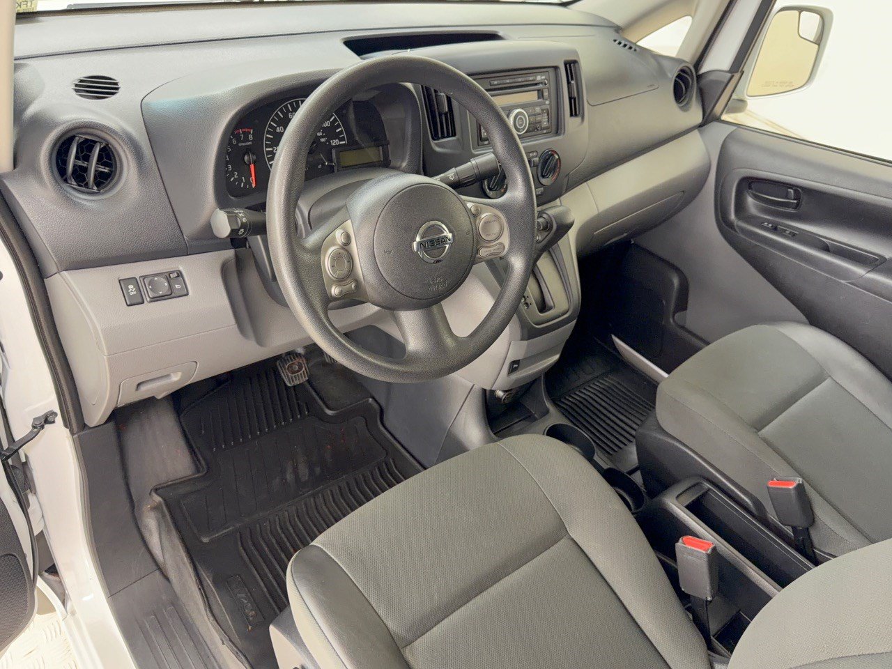 Used 2015 Nissan NV200 SV w/ Exterior Appearance Package FWD image 4