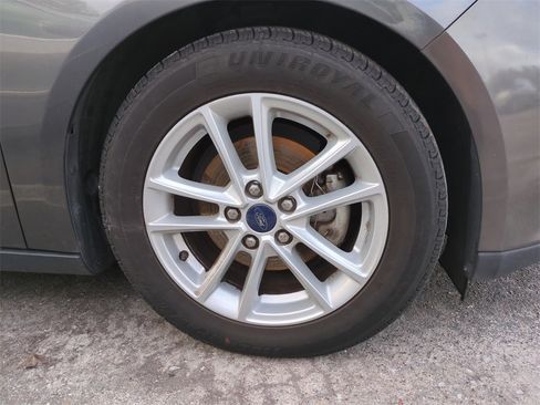 Used 2017 Ford Focus SE image 10