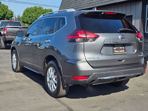 Used 2017 Nissan Rogue SV AWD/4WD image 3