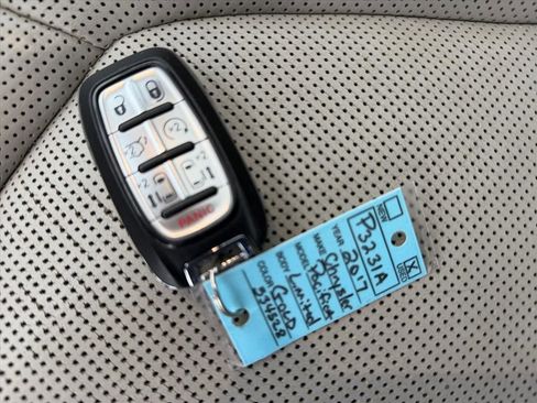 Used 2017 Chrysler Pacifica Limited w/ UConnect Theater Package image 26