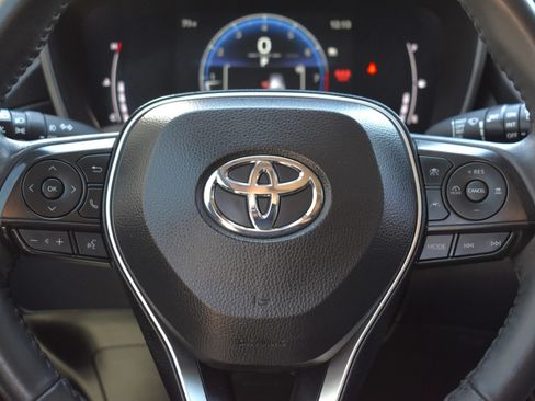 Used 2024 Toyota Corolla Cross XLE w/ Convenience Package AWD/4WD image 23