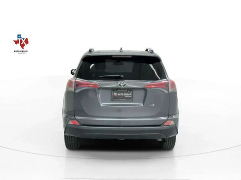 Used 2016 Toyota RAV4 LE image 8