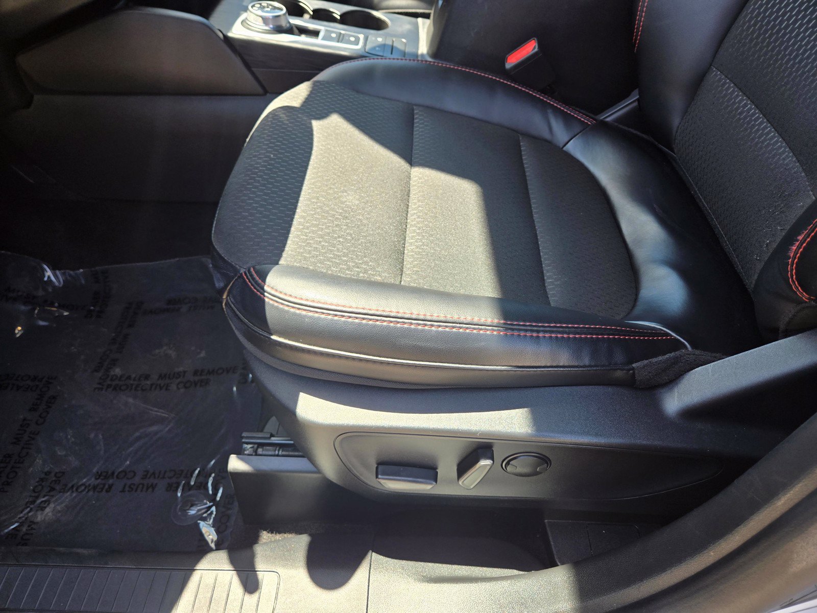 Used 2025 Ford Escape ST-Line AWD/4WD image 10