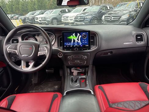 Used 2016 Dodge Charger SXT image 9