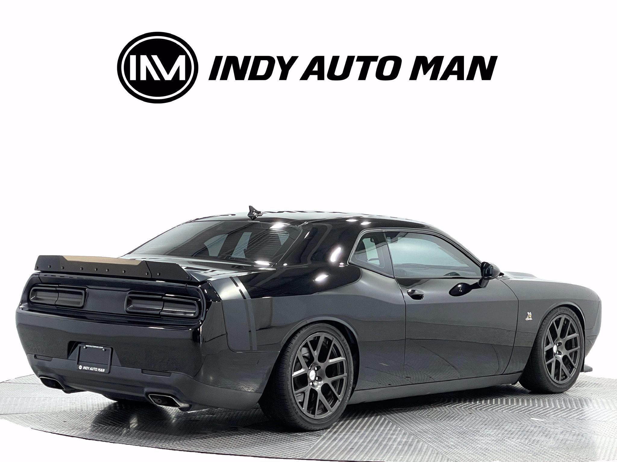 Used 2016 Dodge Challenger R/T Scat Pack w/ Leather Interior Group RWD image 4