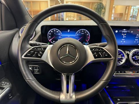 Used 2025 Mercedes-Benz GLA 250 image 11
