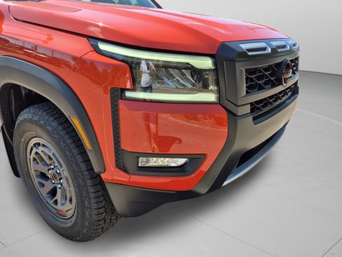 New 2026 Nissan Frontier Pro-X w/ Pro-X Convenience Package RWD image 35
