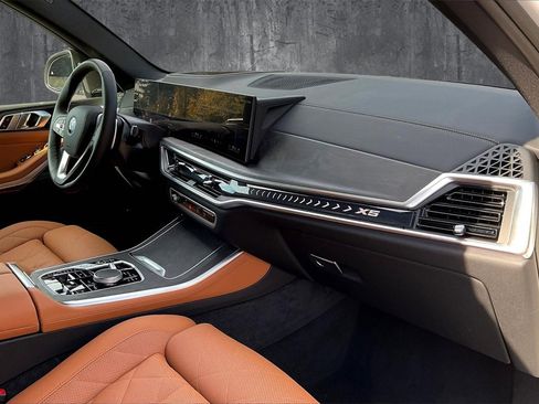 Used 2026 BMW X5 xDrive50e w/ Climate Comfort Package image 21