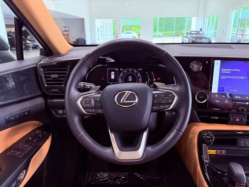 Used 2025 Lexus NX 250 FWD w/ Towing Package (2000 Lbs) image 20