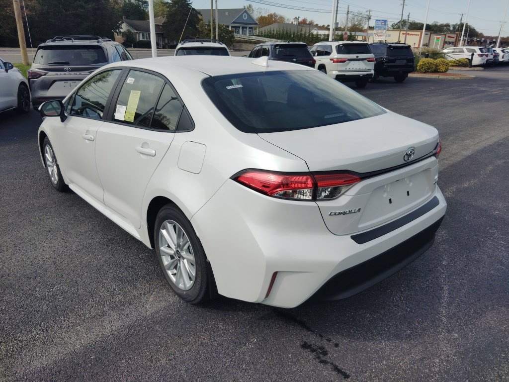 New 2027 Toyota Corolla LE w/ LE Premium Package FWD image 3