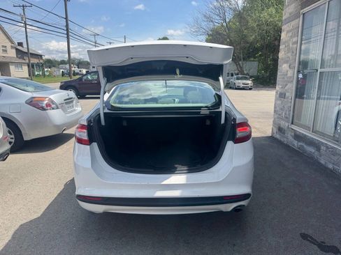 Used 2013 Ford Fusion SE FWD image 15
