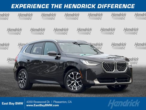 Used 2025 BMW X3 xDrive30i w/ Premium Package image 1