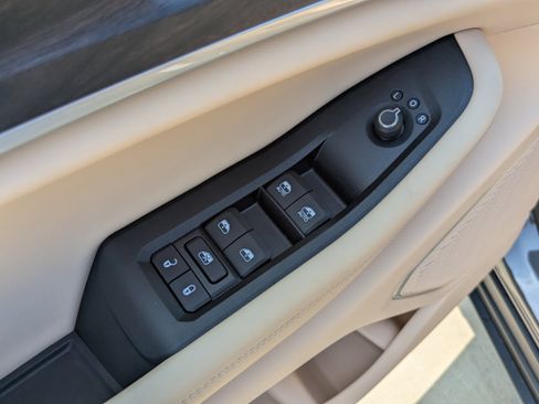 New 2026 Jeep Grand Cherokee L Limited w/ Limited Altitude Package RWD image 10