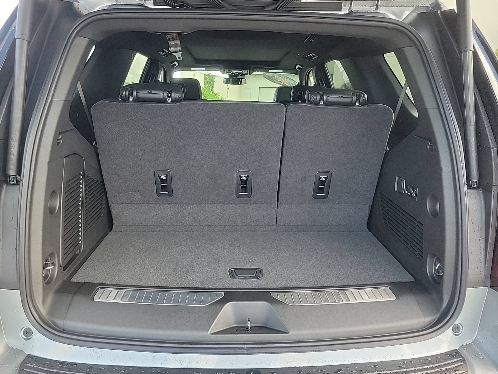 New 2026 GMC Yukon Denali w/ Sun & Power Step Package RWD image 7