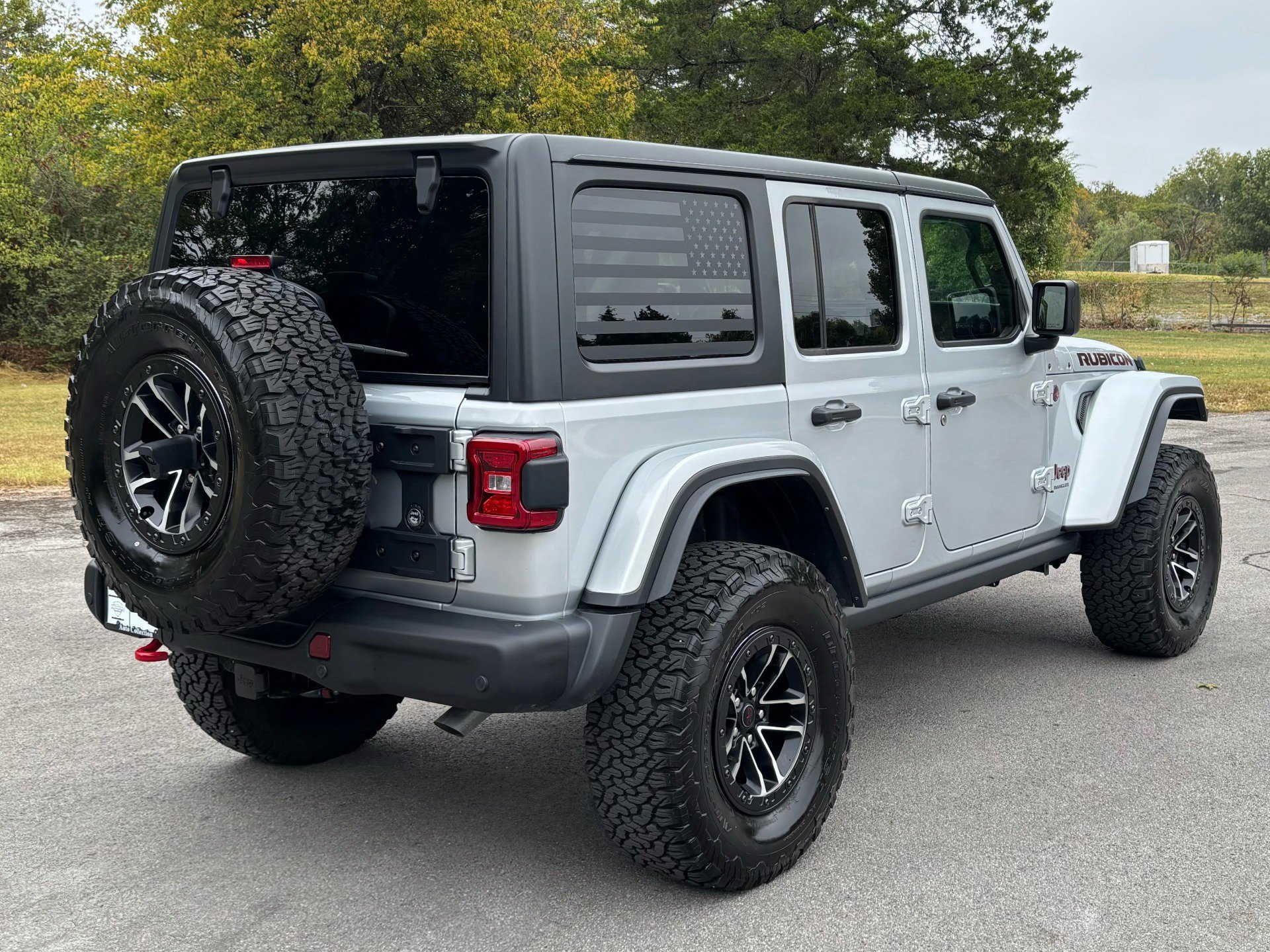 Used 2024 Jeep Wrangler Unlimited Rubicon AWD/4WD image 3