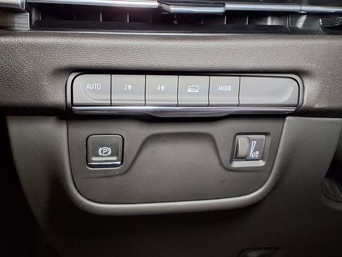 Used 2026 Cadillac Escalade 4WD image 17