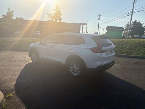 Used 2024 Honda CR-V EX-L image 12