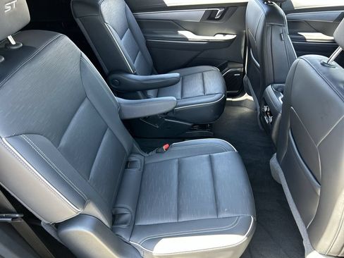 Used 2025 Buick Enclave Sport Touring FWD image 27