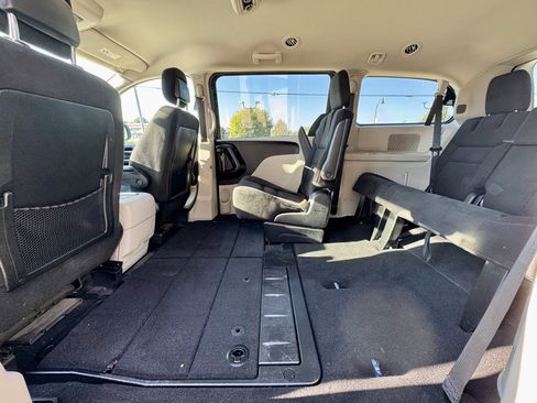 Used 2015 Dodge Grand Caravan SXT w/ UConnect Hands-Free Group image 15