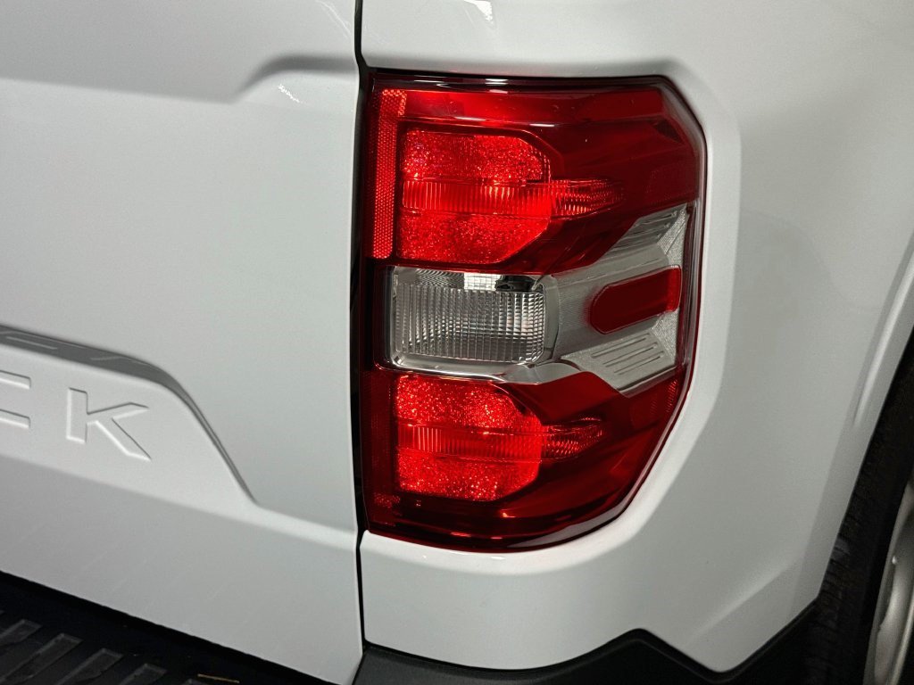 Used 2023 Ford Maverick XL FWD image 32