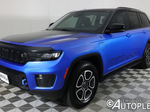 Used 2022 Jeep Grand Cherokee Trailhawk w/ Advanced Protech Group II AWD/4WD image 9