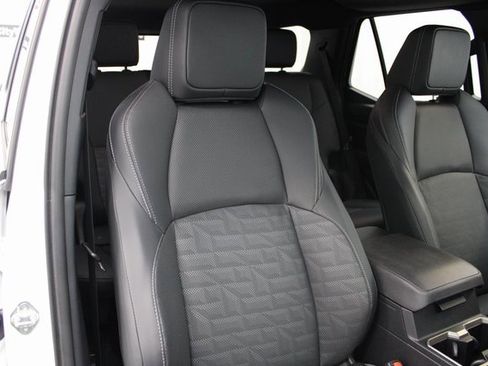 Used 2025 Toyota 4Runner TRD Off-Road Premium image 32