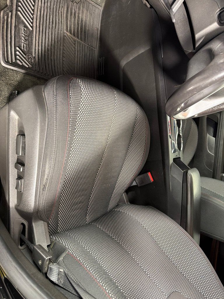 Used 2017 GMC Terrain SLE w/ Convenience Package FWD image 9