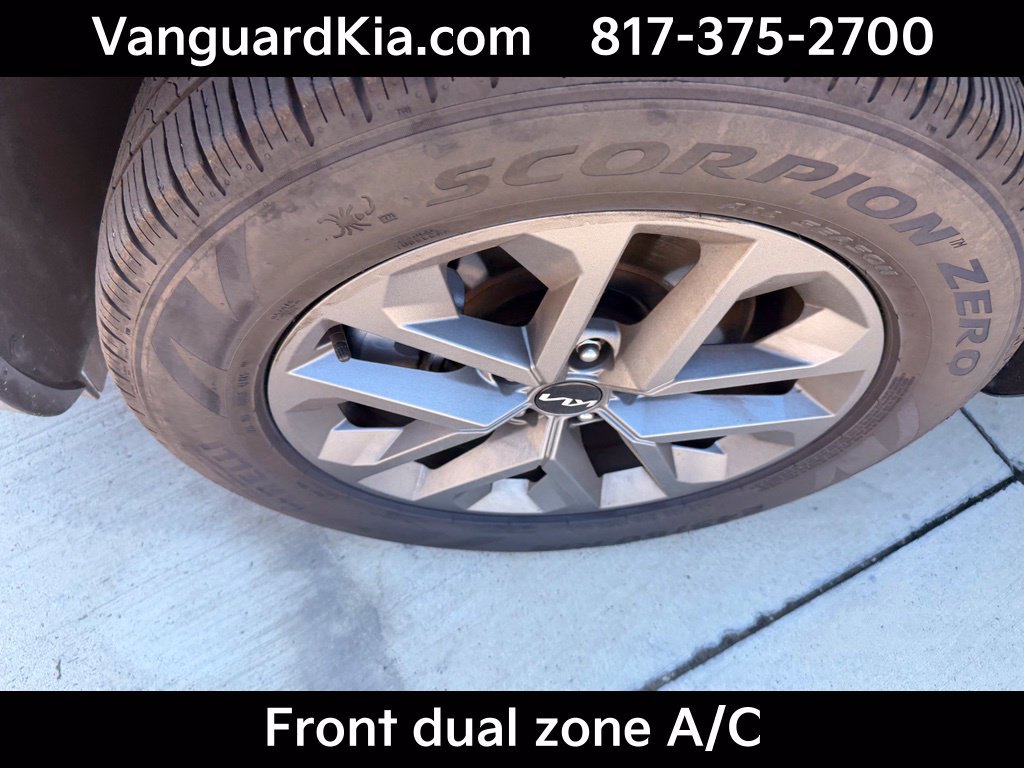 Certified 2025 Kia Telluride LX FWD image 8