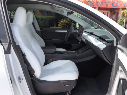 Used 2024 Tesla Model Y Performance AWD/4WD image 41