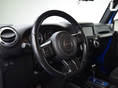 Used 2015 Jeep Wrangler Sahara image 15