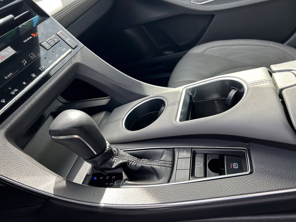 Used 2019 Toyota Avalon Limited w/ Advanced Safety Package FWD image 19