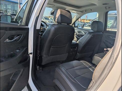 Used 2020 Chevrolet Traverse LT w/ LT Premium Package image 19